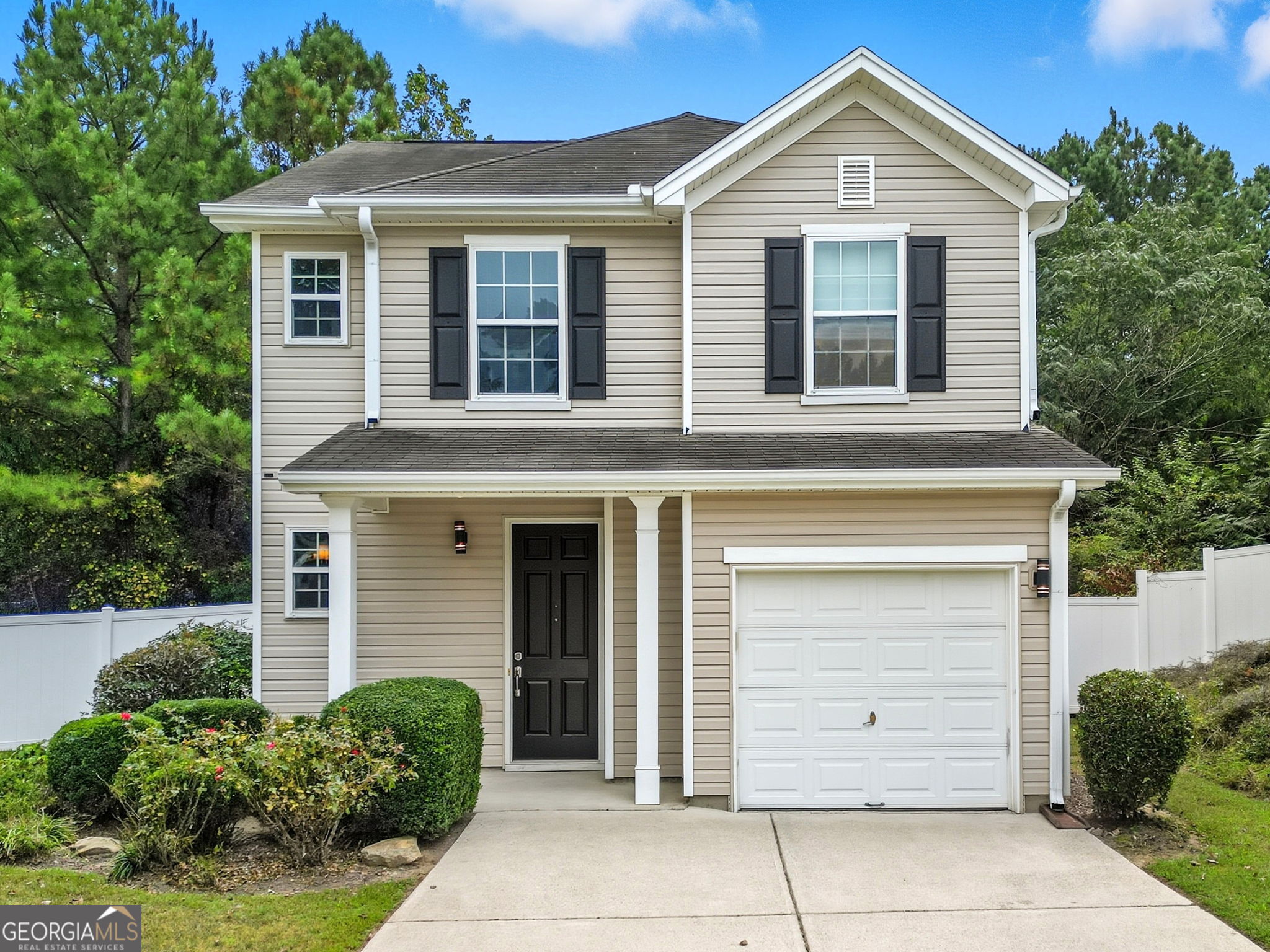 Dallas, Georgia 30157, United States, 3 Bedrooms Bedrooms, ,3 BathroomsBathrooms,Residential,Pending,215810