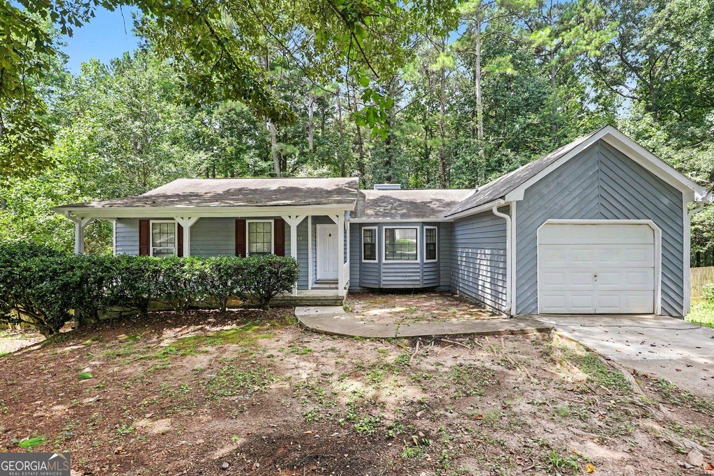 Photo of 9115 Raven Drive, Jonesboro, GA 30238 (MLS # 10831069)