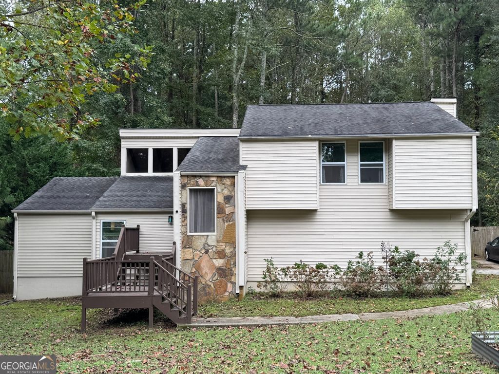 Photo of 2400 Salem Drive NE, Marietta, GA 30062 (MLS # 10660298)