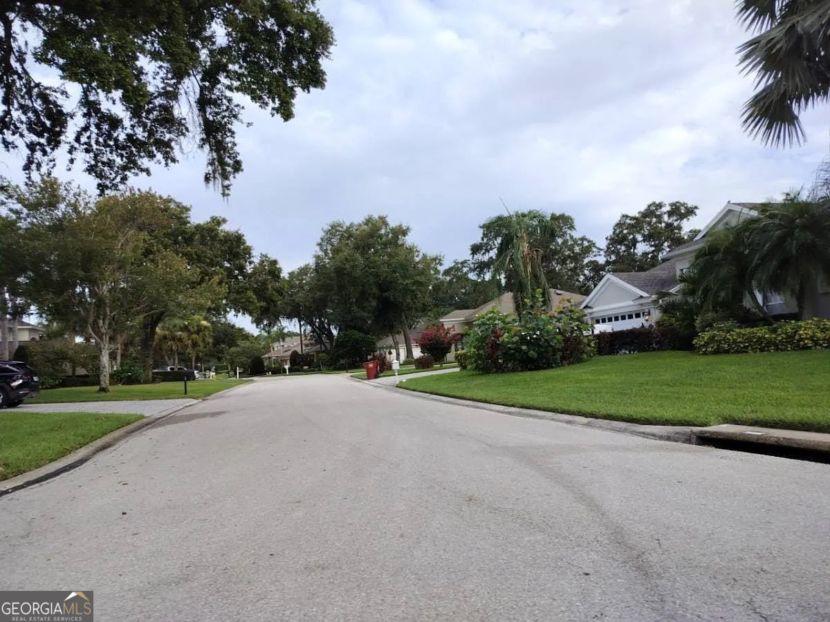 2906 Sutton Oaks CT