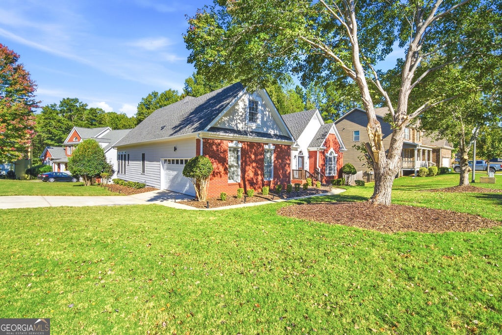 Photo of 180 Olmstead Trace, Newnan, GA 30263 (MLS # 10877682)
