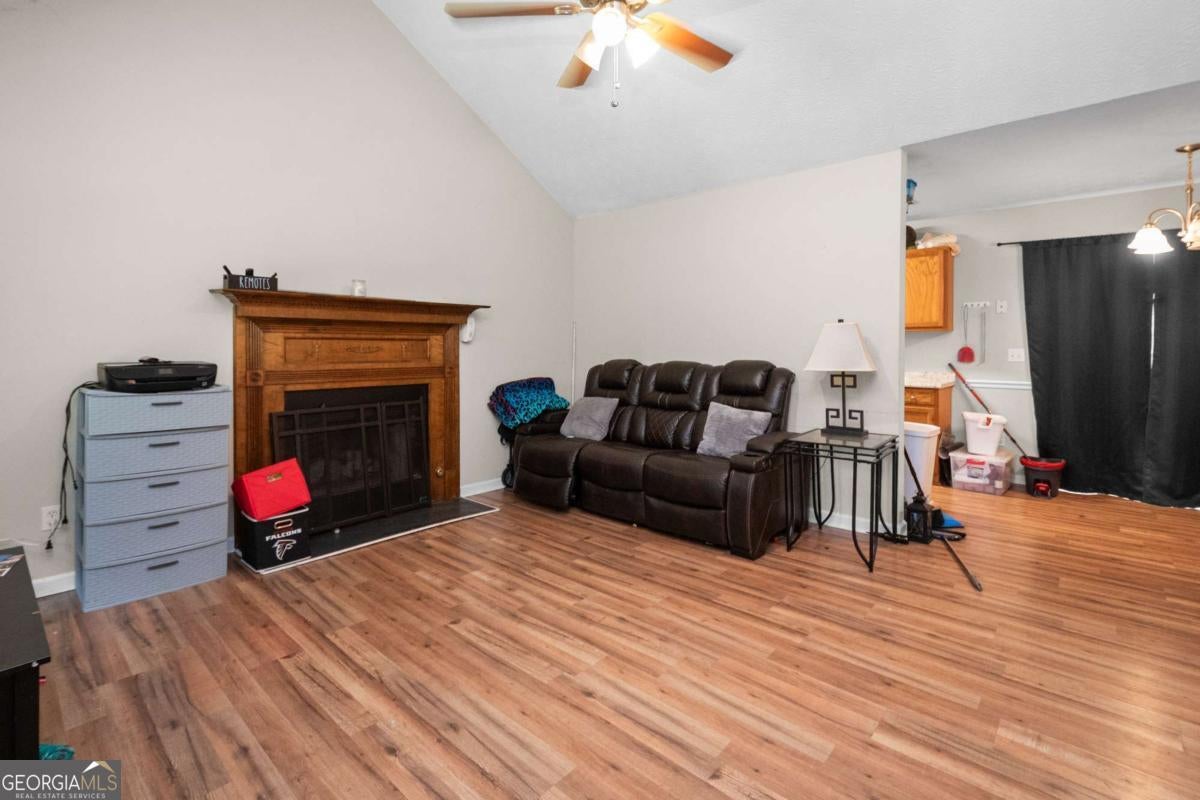 8 Priscilla DR