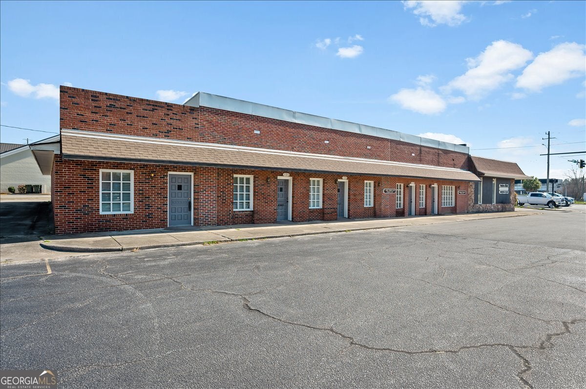 100 - 102 Albany AVE