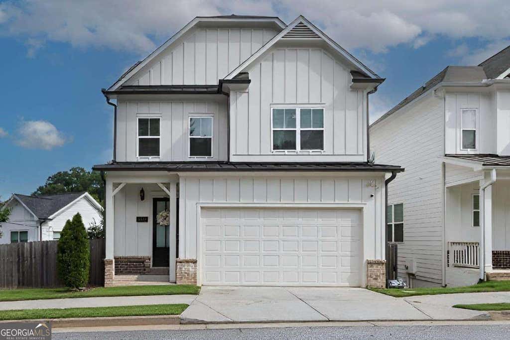 Photo of 1860 NW Commons Place, Atlanta, GA 30318 (MLS # 10811204)