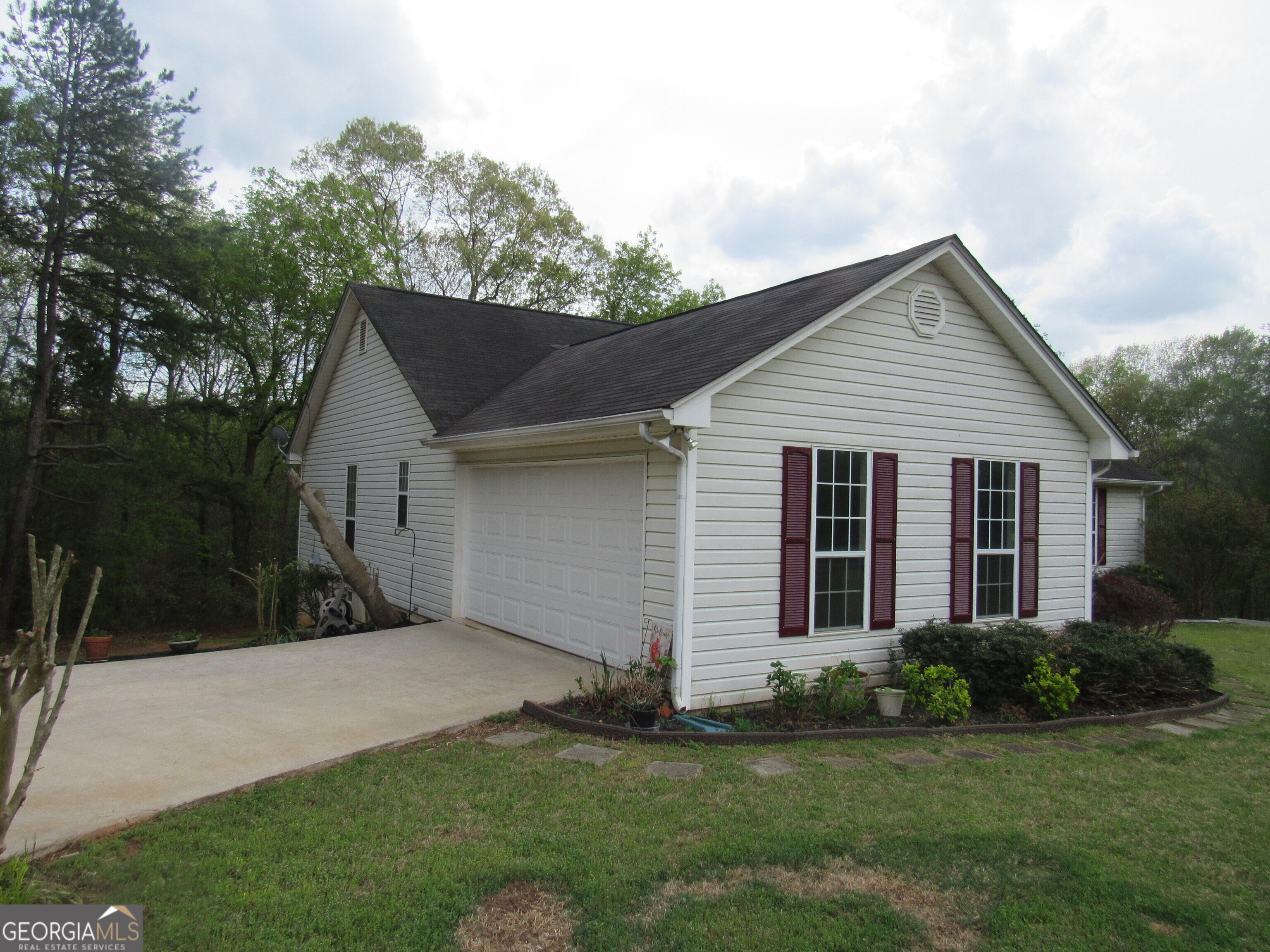 137 Brad ST