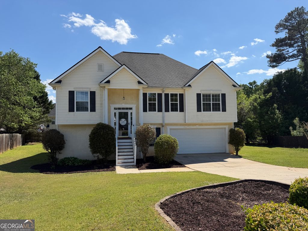 Photo of 8 Kingsbrook Cove, Newnan, GA 30265 (MLS # 10730620)