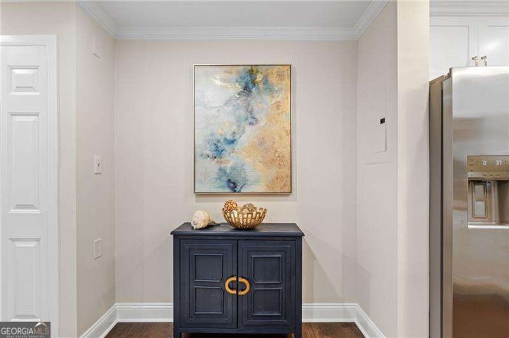 Photo of 1800 Clairmont Lake, Decatur, GA 30033 (MLS # 10693464)