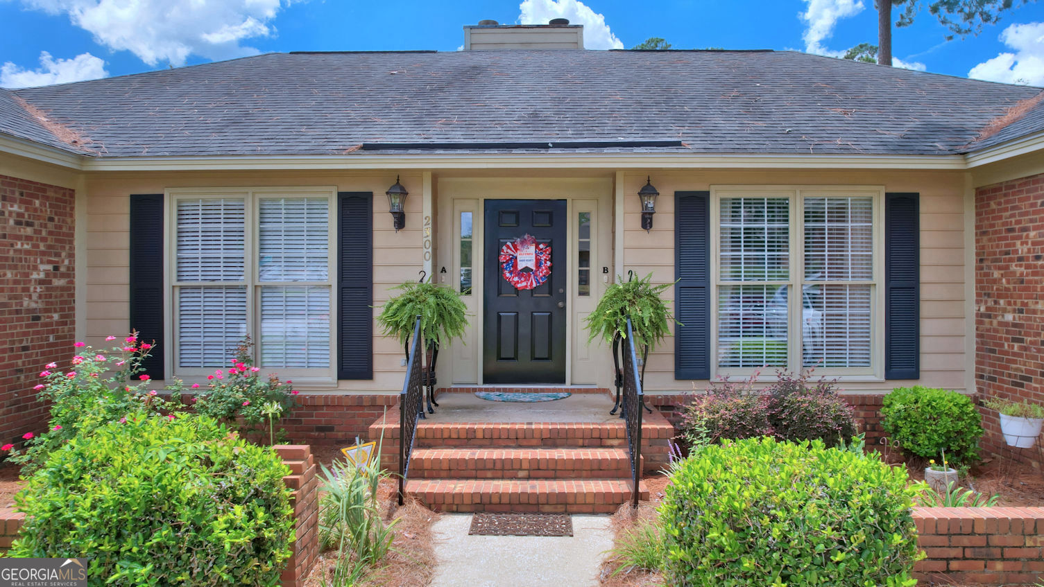 2300 Tuxedo LN