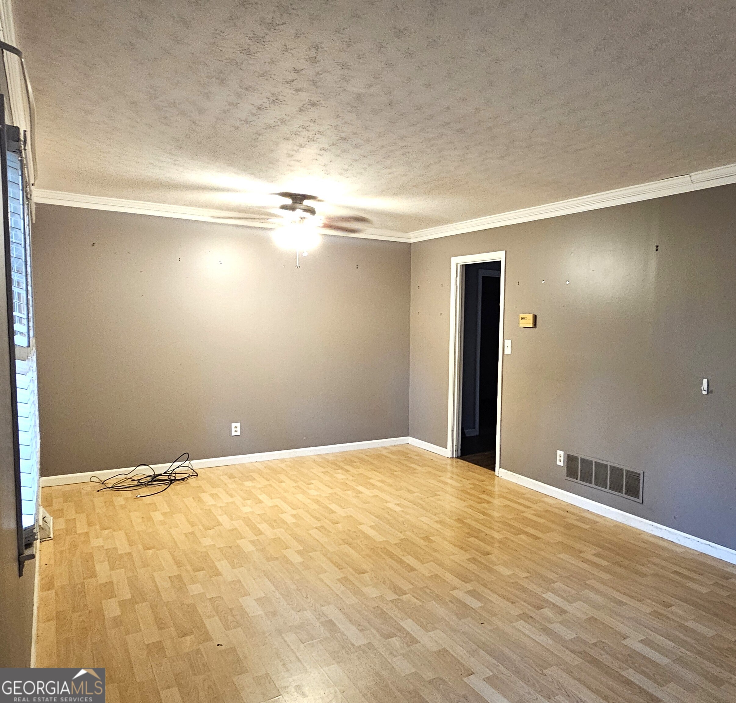 2 Thornwood DR SW
