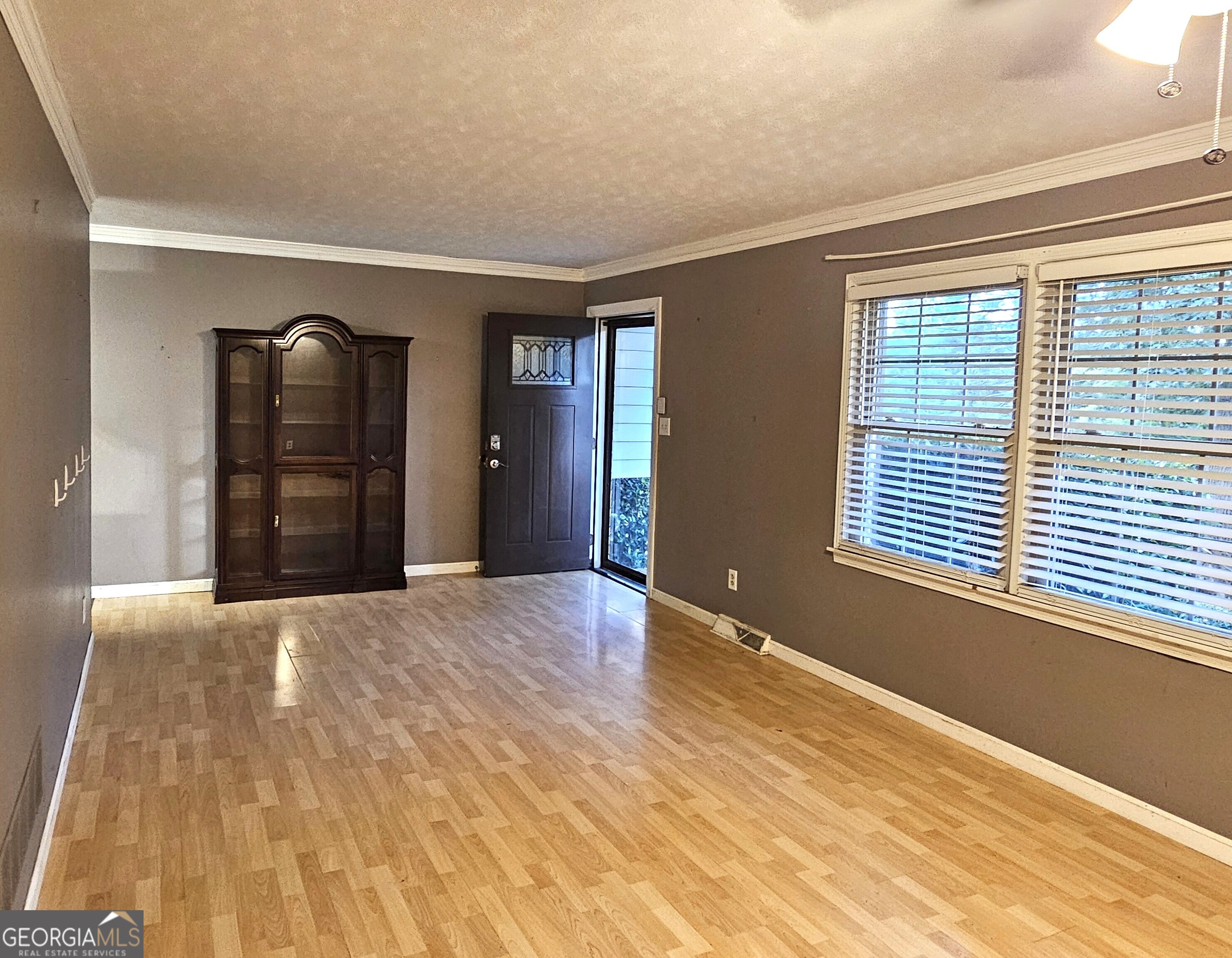 2 Thornwood DR SW