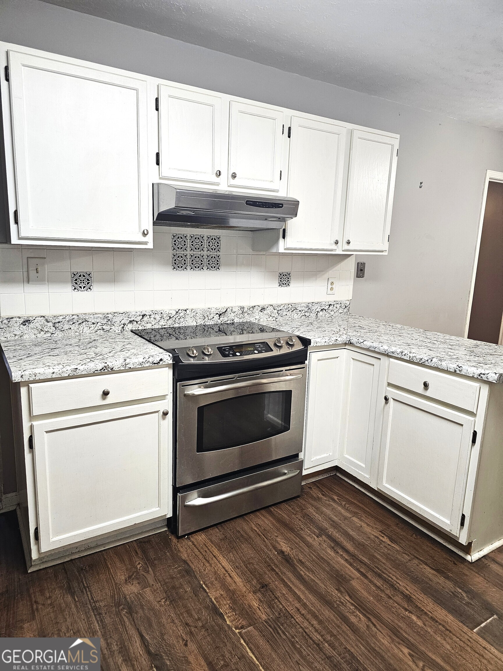 2 Thornwood DR SW