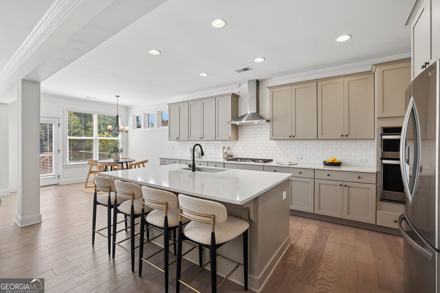 218 Hamlet DR