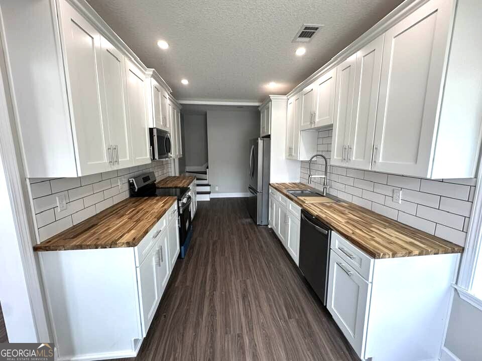 3715 E Highway 84