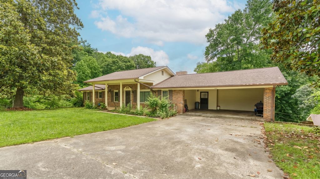 Photo of 4918 Old Cornelia Highway, Lula, GA 30554 (MLS # 10774757)