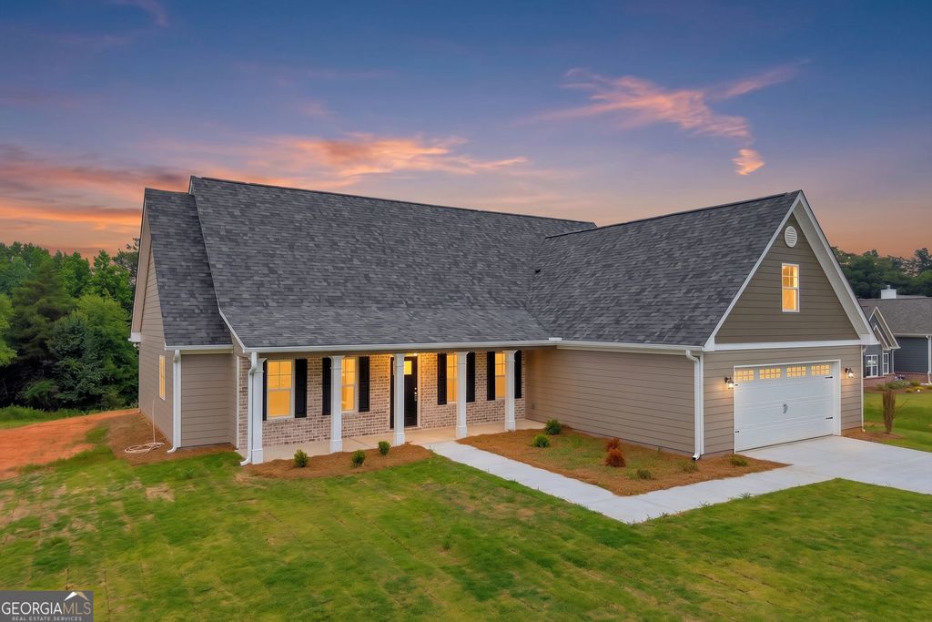 Photo of 110 Sewell Rd, Lavonia, GA 30553 (MLS # 10772017)