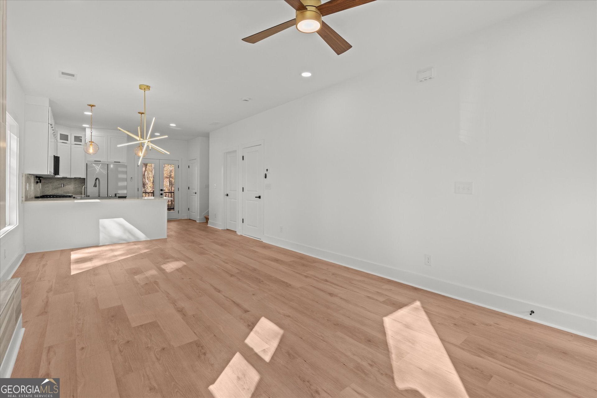 752 Crystal Bay RD