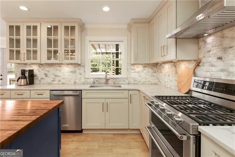 Roswell, Georgia 30076, United States, 4 Bedrooms Bedrooms, ,4 BathroomsBathrooms,Residential,Active,78747