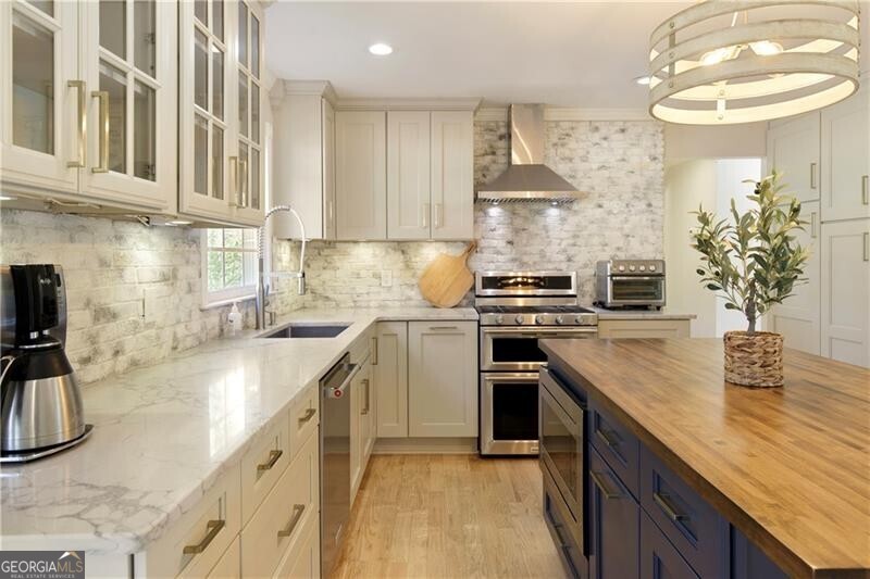 Roswell, Georgia 30076, United States, 4 Bedrooms Bedrooms, ,4 BathroomsBathrooms,Residential,Active,78747