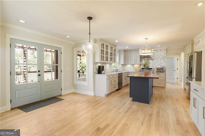 Roswell, Georgia 30076, United States, 4 Bedrooms Bedrooms, ,4 BathroomsBathrooms,Residential,Active,78747