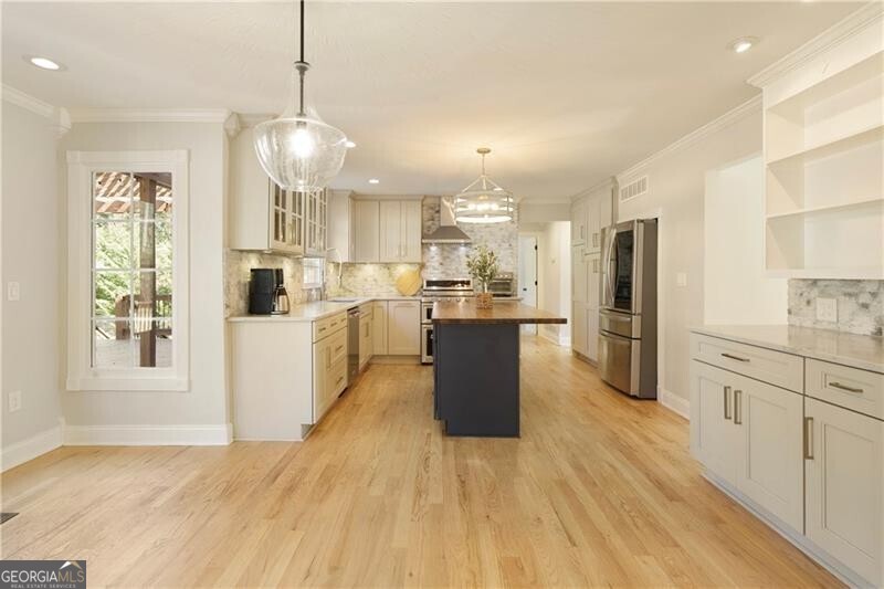 Roswell, Georgia 30076, United States, 4 Bedrooms Bedrooms, ,4 BathroomsBathrooms,Residential,Active,78747