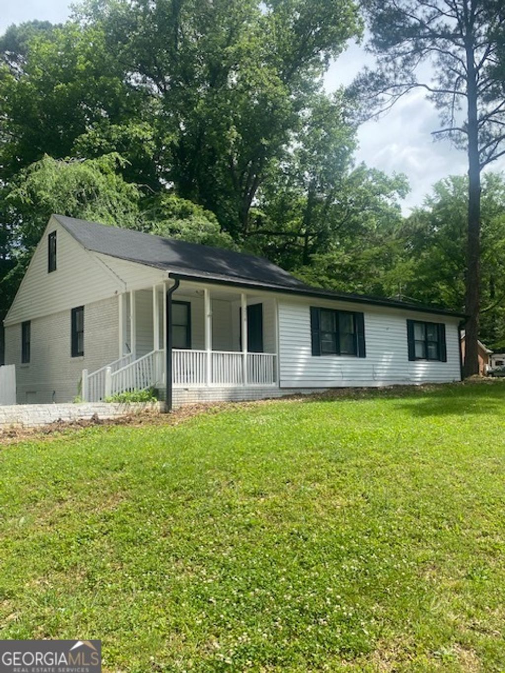 Photo of 214 Pinewood Lane, Stockbridge, GA 30281 (MLS # 10764221)