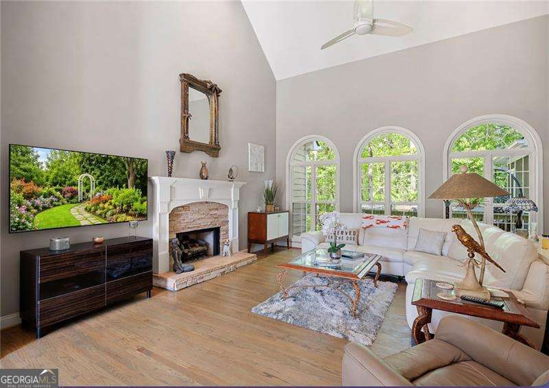 3802 Heartleaf DR NW