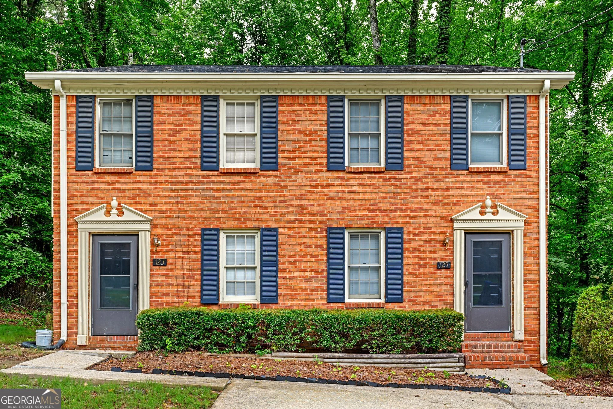 123-125 Curtis Road