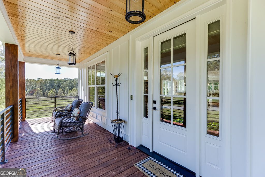 Photo of 182 Farm Hill Drive, Clarkesville, GA 30523 (MLS # 10663860)