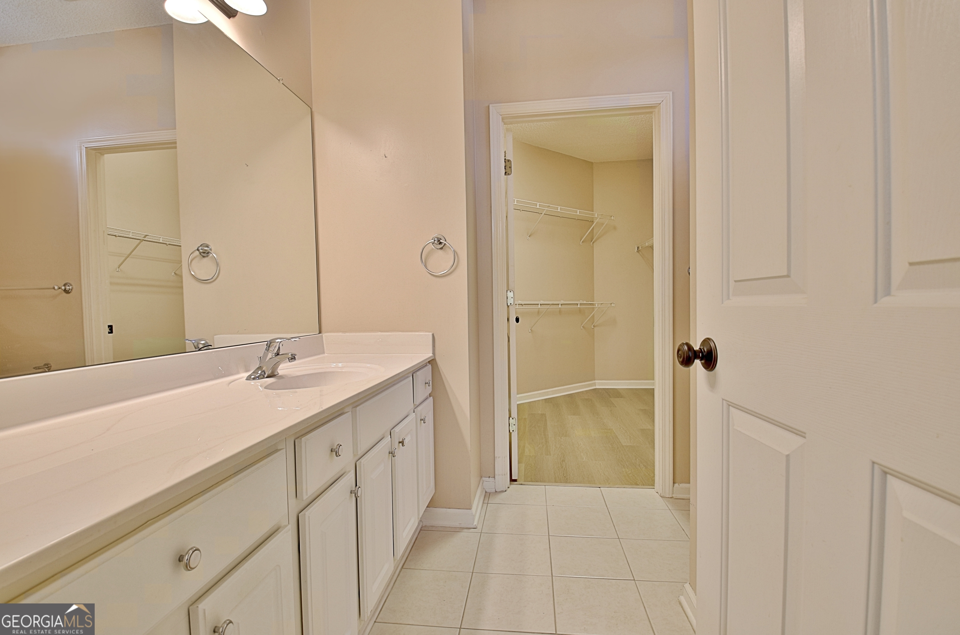 Newnan, Georgia 30265, United States, 2 Bedrooms Bedrooms, ,2 BathroomsBathrooms,Residential,Pending,38134