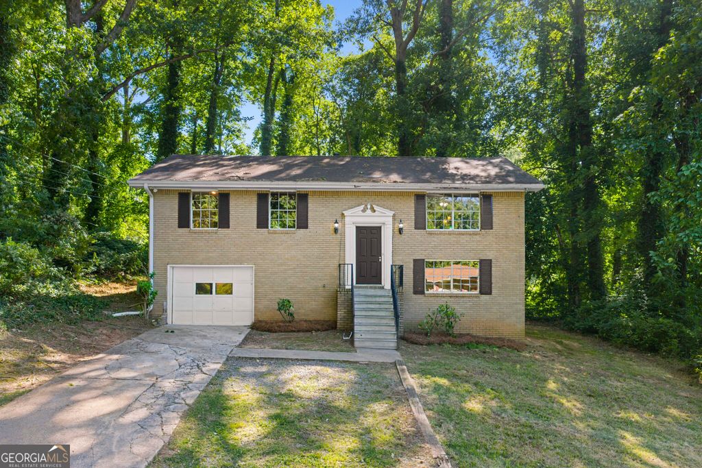 Photo of 1197 Wynbrook Road SW, Marietta, GA 30008 (MLS # 10765690)