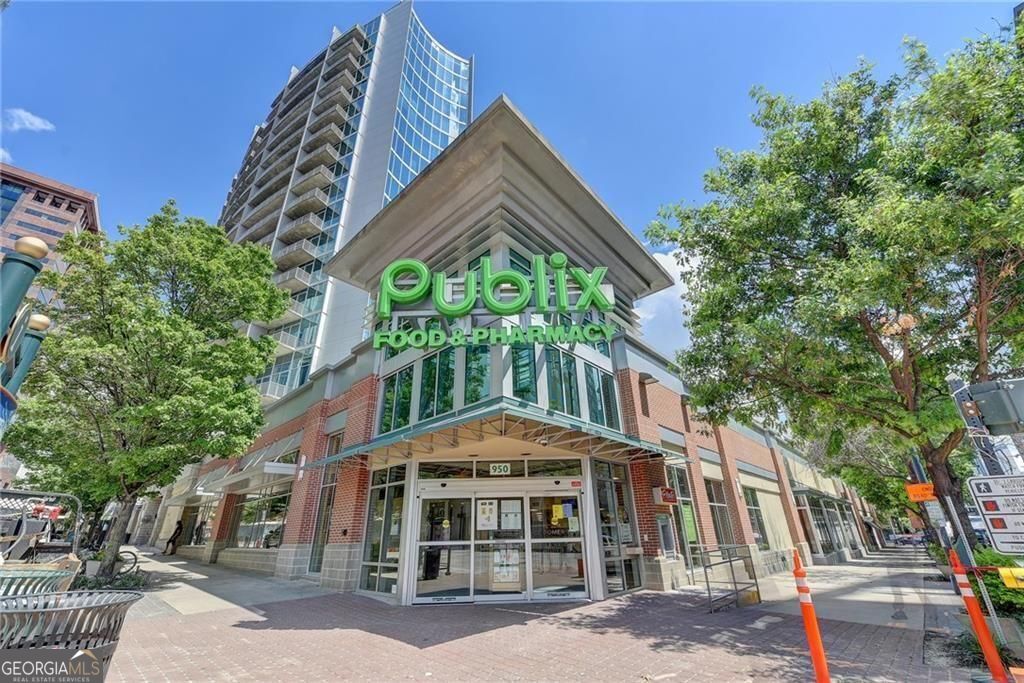44 Peachtree PL NW 2027