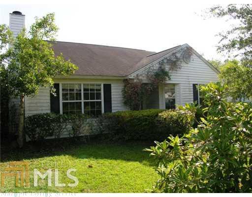 GREAT 1ST TIME BUYER FIXER UPPER OR INVESTOR PROPERTY.DAUFUSKIE MODEL WITH 4TH BEDROOM OR DEN INSTEAD OF GARAGE. FOYER,VAULTED CEILING IN GREAT ROOM & IN EQUIPPED EAT IN KITCHEN WITH WALK IN PANTRY,FIREPLACE,SEPARATE DINING ROOM, MASTER WITH LARGE WALK IN CLOSET.BIG SIDE YARD,COVERED PORCH & PATIO