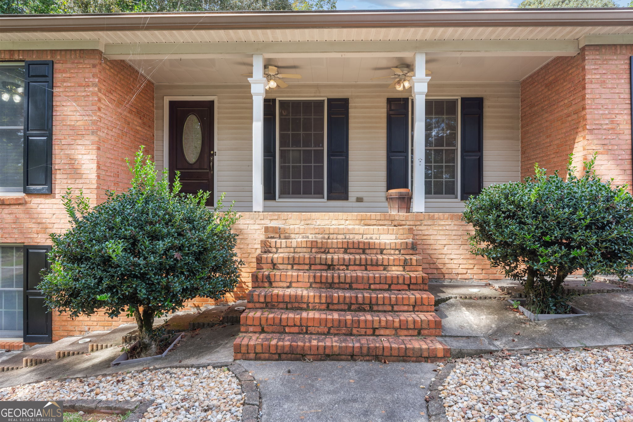 2570 Benton DR