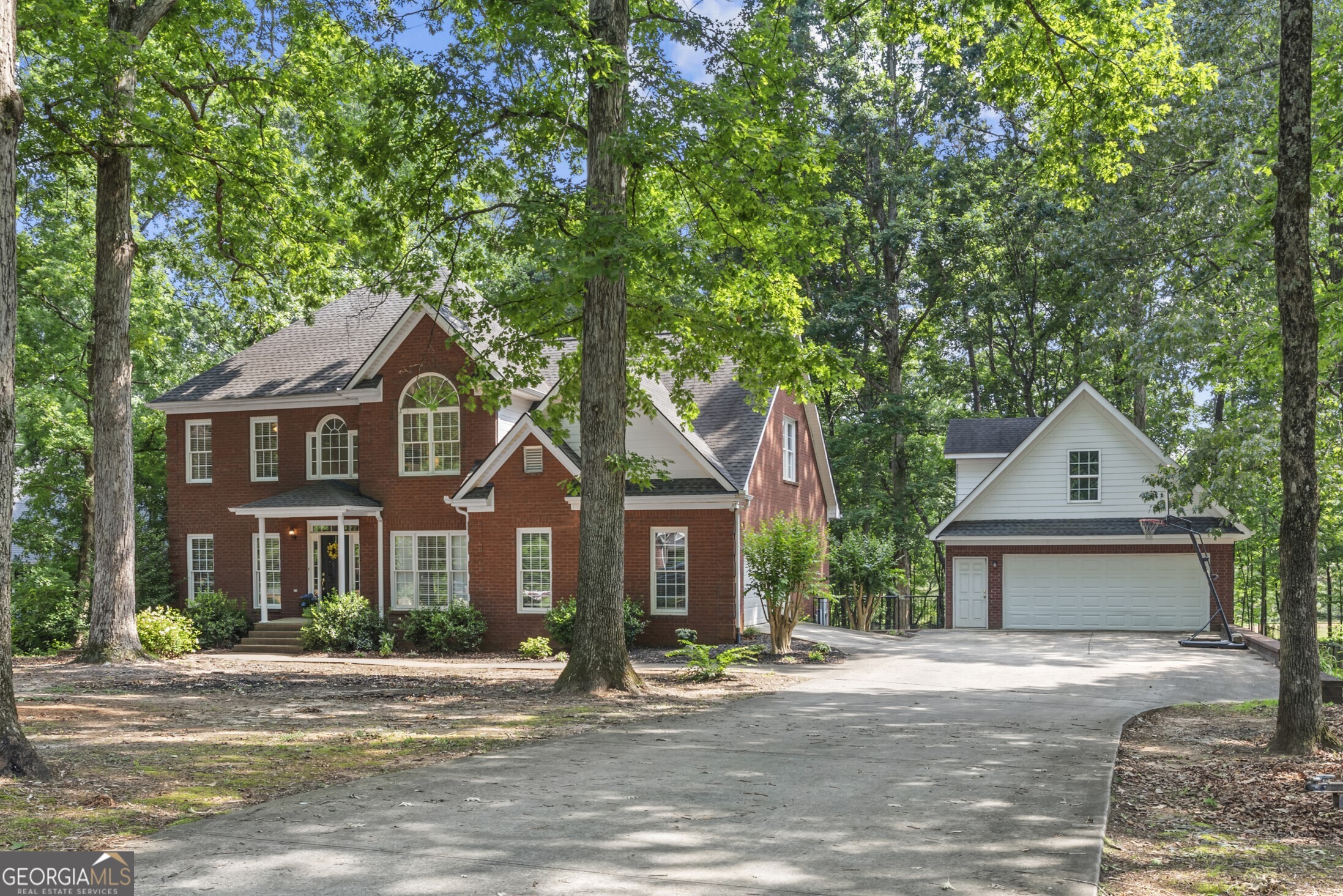 1120 Liberty LN