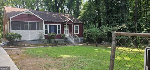 Photo of 488 SW Pomona Circle SW, Atlanta, GA 30315 (MLS # 10826898)