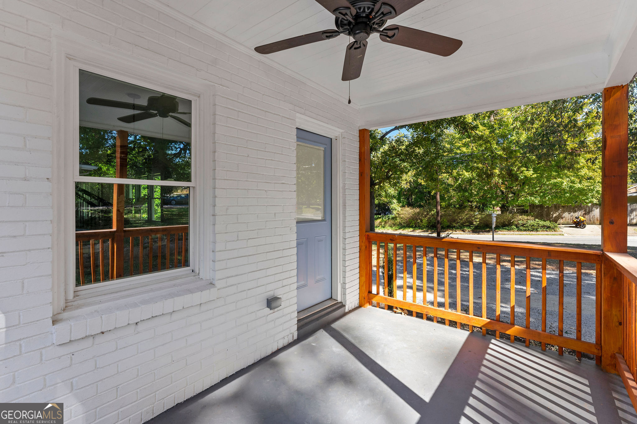 985 Columbia DR