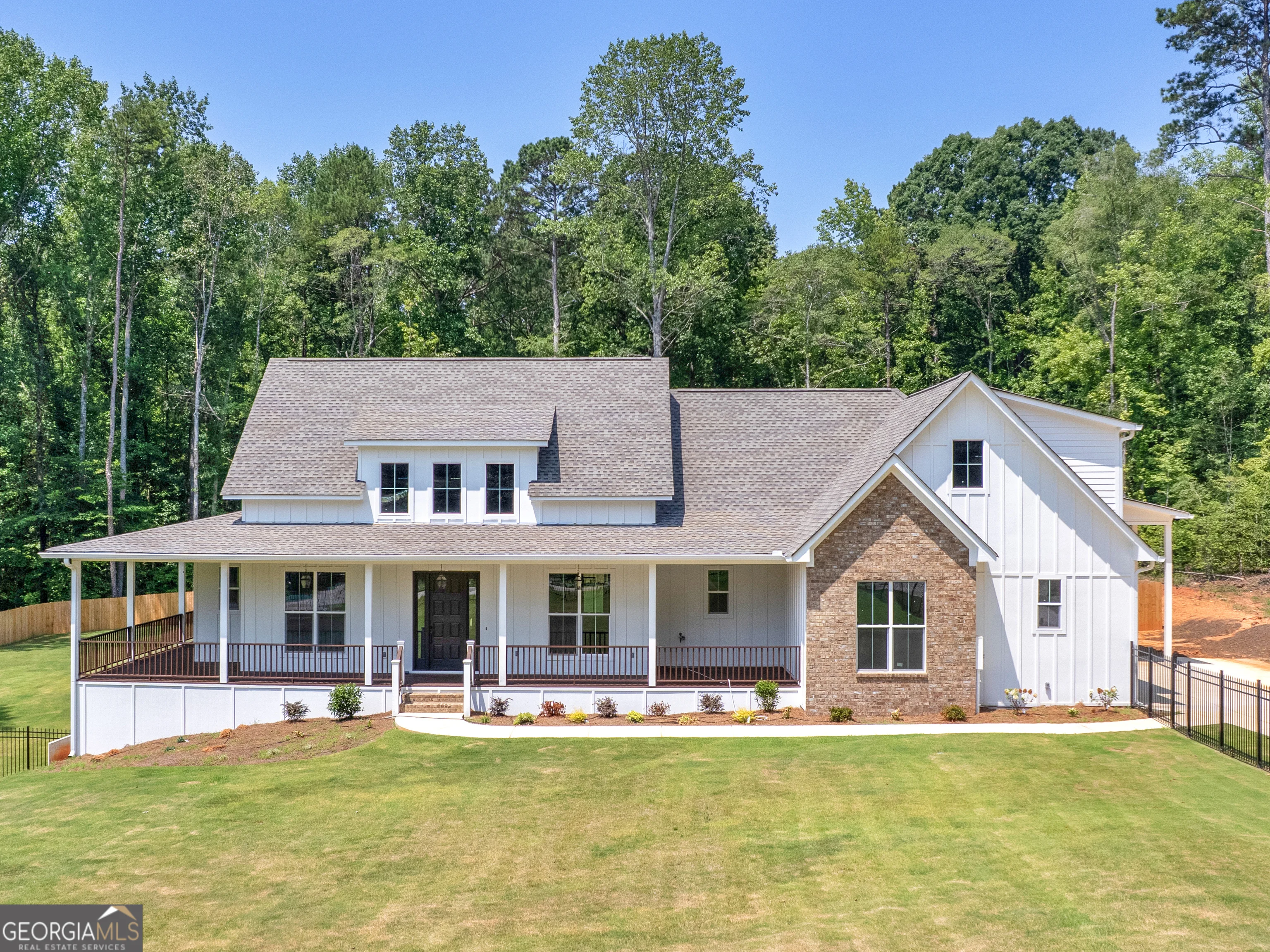 1019 Oakridge Drive