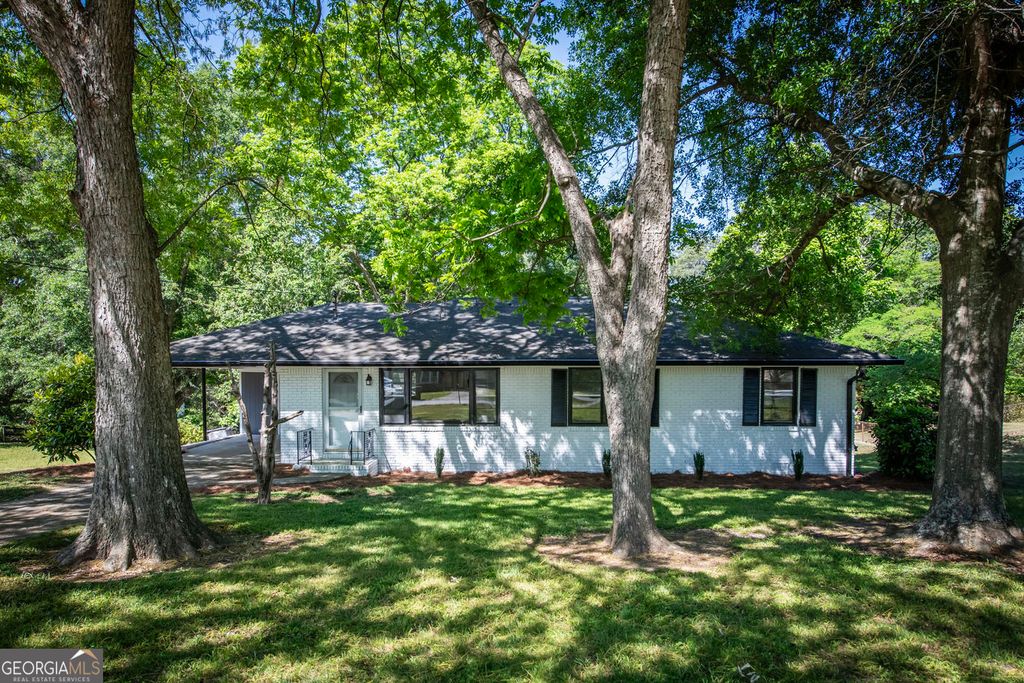 Photo of 6262 Melrose Drive, Douglasville, GA 30134 (MLS # 10760041)