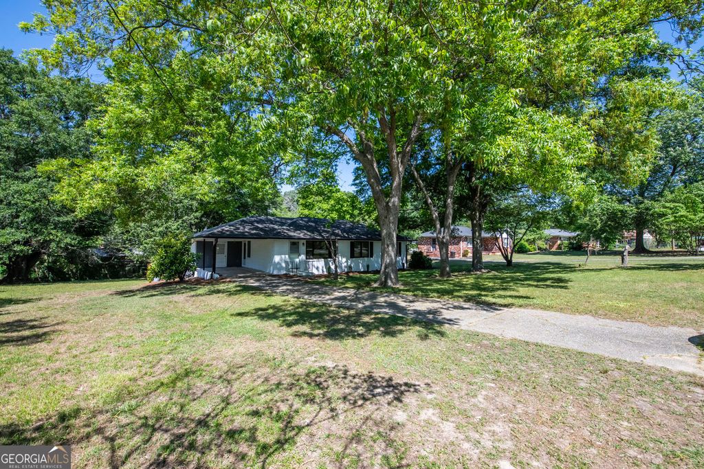 Photo of 6262 Melrose Drive, Douglasville, GA 30134 (MLS # 10760041)