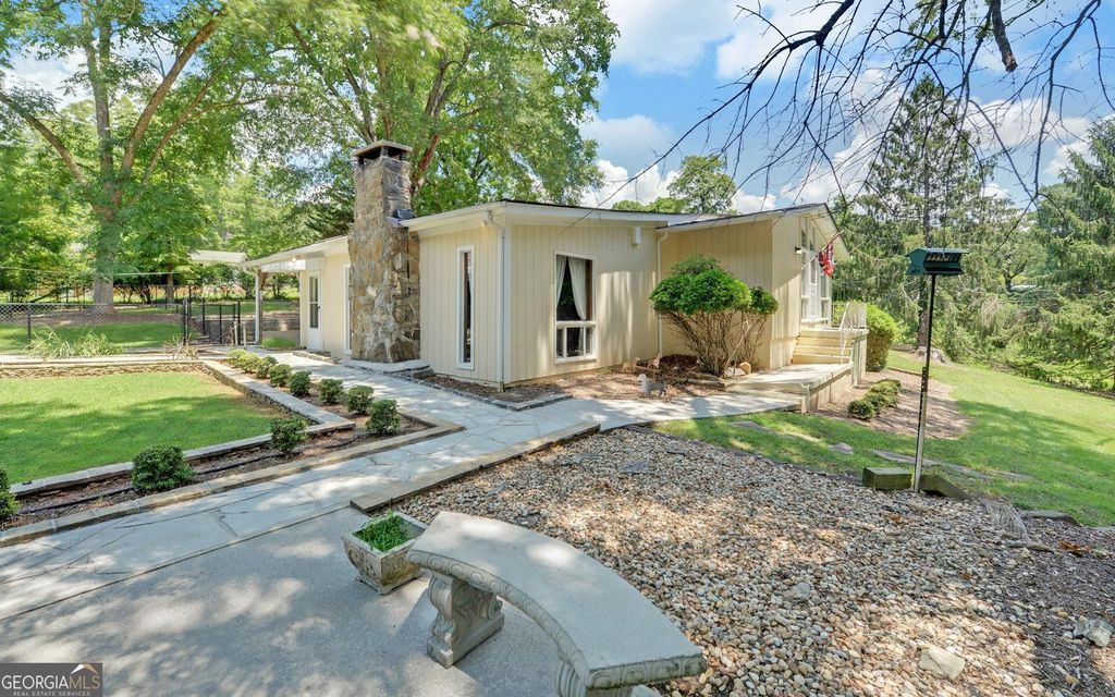 Photo of 1858 Pinecrest Road, Gainesville, GA 30501 (MLS # 10804680)