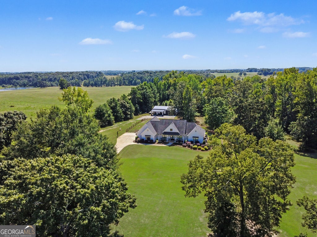 Photo of 2007 Tallassee Road, Statham, GA 30666 (MLS # 10846744)