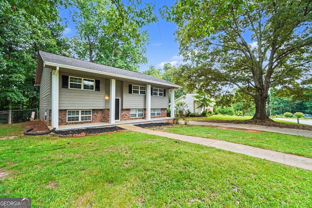 Photo of 4132 Macduff Drive, Douglasville, GA 30135 (MLS # 10788010)