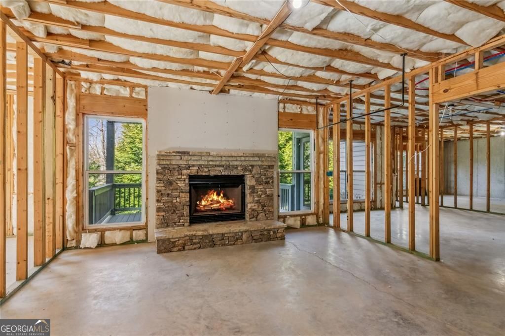 140 Forked Leaf RD N