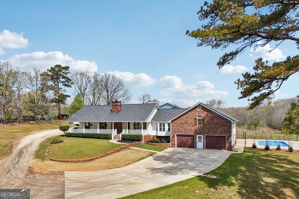 Photo of 9902 Highway 16, Senoia, GA 30276 (MLS # 10839863)