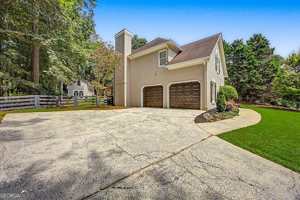 2590 Grassview DR