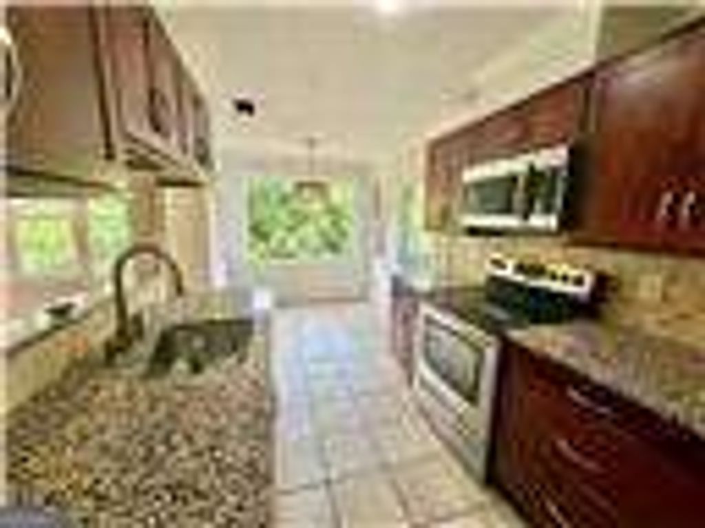 Photo of 11 Saint Claire Lane NE, Atlanta, GA 30324 (MLS # 10785464)