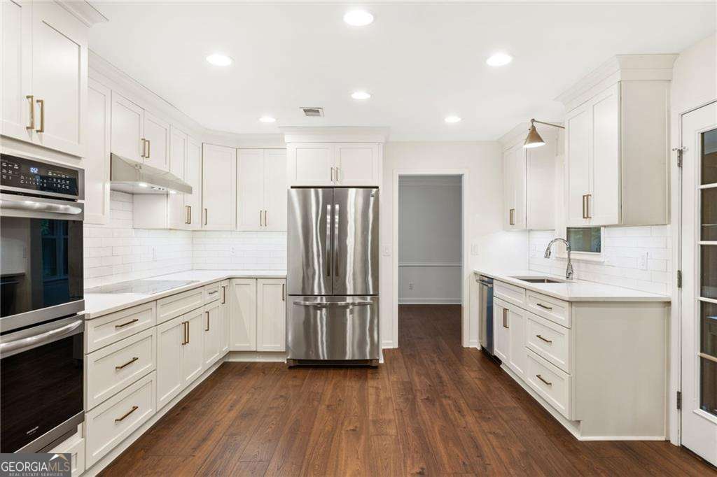 1164 Fairfield DR