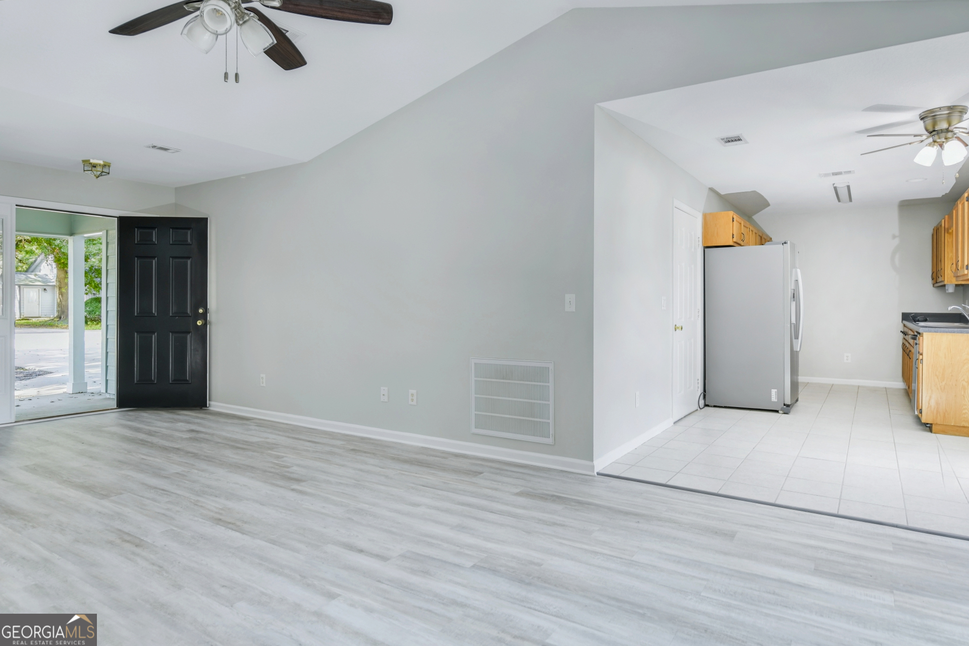201 Royal Acres CIR