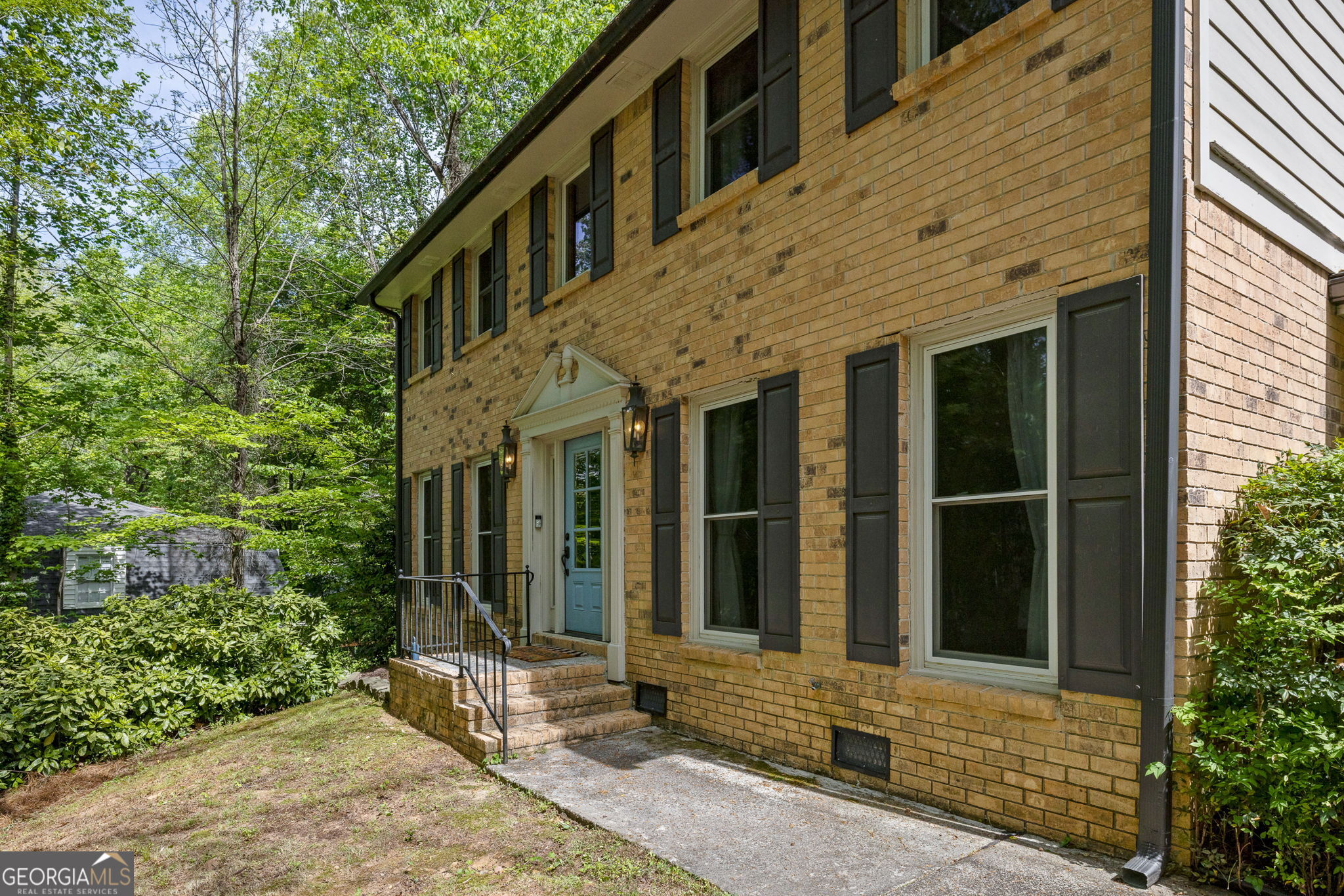 2497 Greenglade RD NE