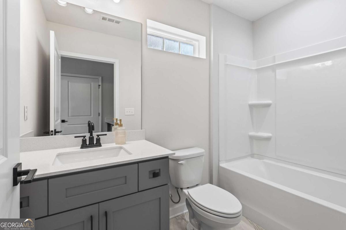 1965 Hollywood RD NW 19